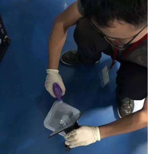 老师取光固化3D打印机模型