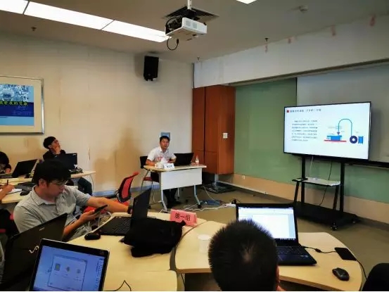 创想三维张正伟老师讲解3D打印机操作