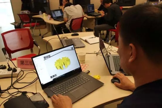 积极询问3D打印建模不懂的问题