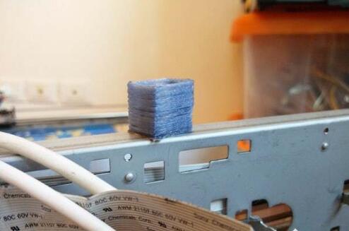 意大利学生将喷墨打印机改装成3D打印机