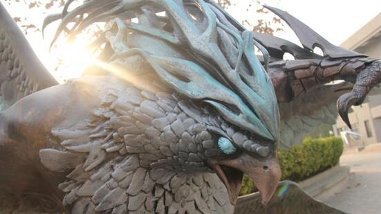 央美3D打印工作室联手腾讯游戏DNF打造3米高使徒“普雷”雕塑