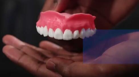 3D打印智能假牙 能缓释药物防止口腔感染