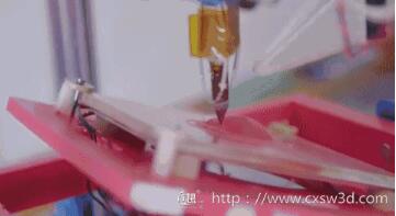 5轴3D打印机问世！更少的耗材 更复杂的物体