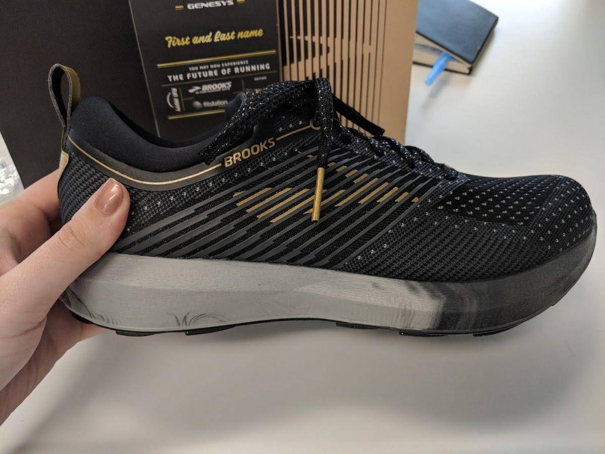 3D打印机和扫描仪在鞋业中的应用：惠普FitStation平台