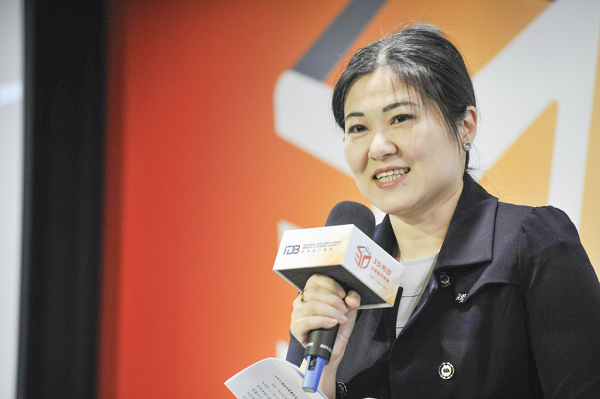 陈佩利女士