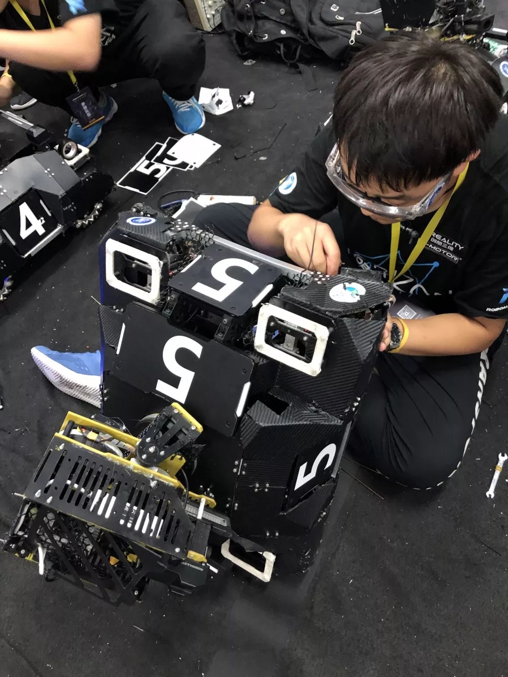 3D打印机机器人大赛学生图