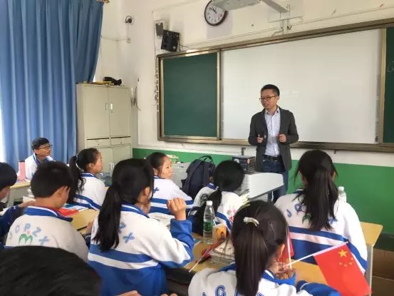 3D打印机公益助学讲解3D打印知识 3D打印机公益助学讲解3D打印知识