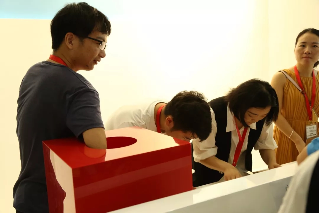 为保证3D打印机比赛公平性，学生组选手开始进行抽签