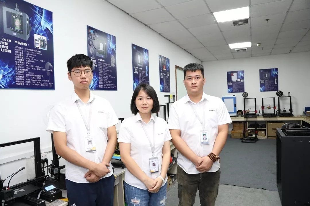 创想三维3D打印机售后服务人员