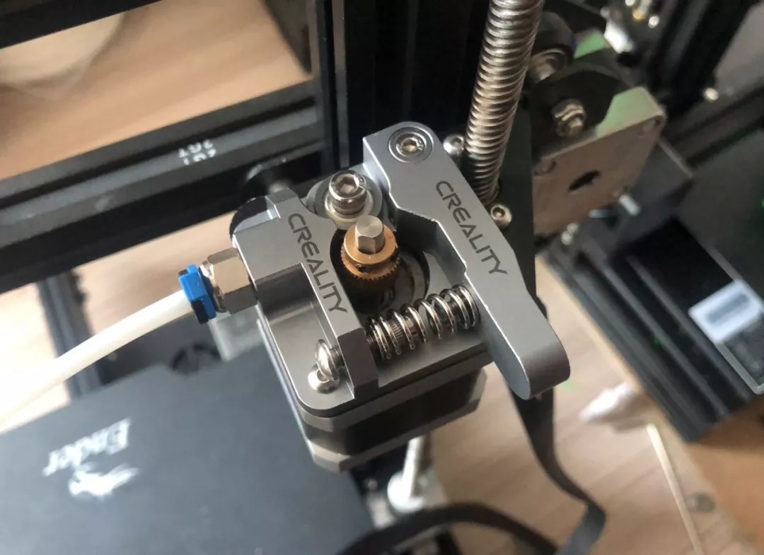 3D打印机大气动接头安装完成