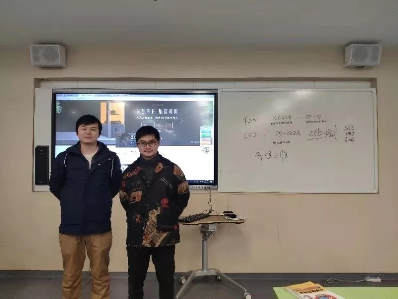 宣扬创想三维3D打印机