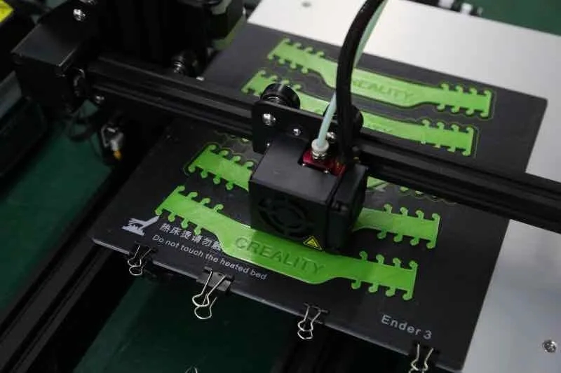 3D口罩扣打印现场一 3D口罩扣打印现场一
